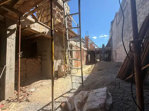 VENTA - DEPARTAMENTO 2 AMB - MATADEROS (EN POZO)