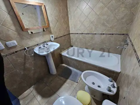 Departamento en Alquiler con 1 cocheras