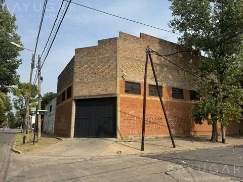 Galpon en Venta 70  mts Frente