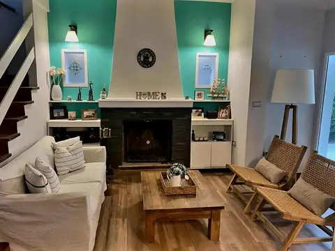 Casa en Venta con 4 cocheras