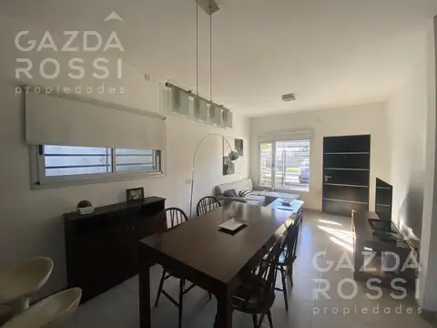 Casa 3 ambientes con 2 baños
