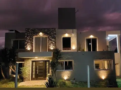 Casa en venta - 3 Dormitorios 2 Baños - Córdoba