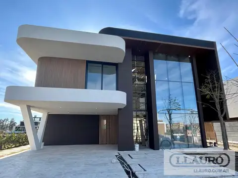 Casa al agua en venta en EL YACHT Nordelta