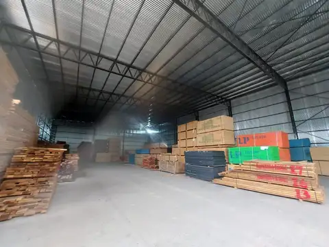 gran galpón bien ubicado