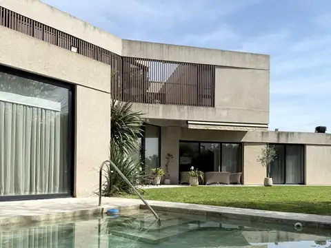 Casa  en Venta en Las Golondrinas, Guillermo Enrique Hudson, Berazategui