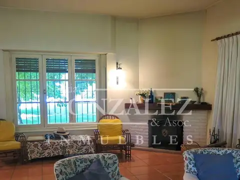 Casa 6 ambientes con 4 baños