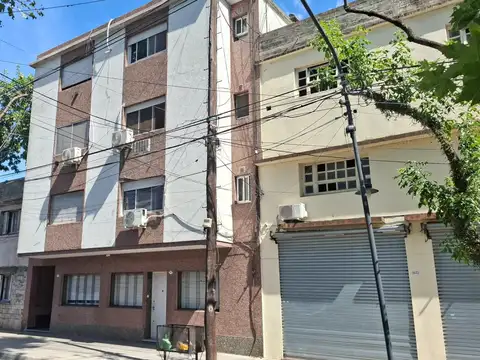 Monoambiente con bajas expensas, a metros de Av. Maipú