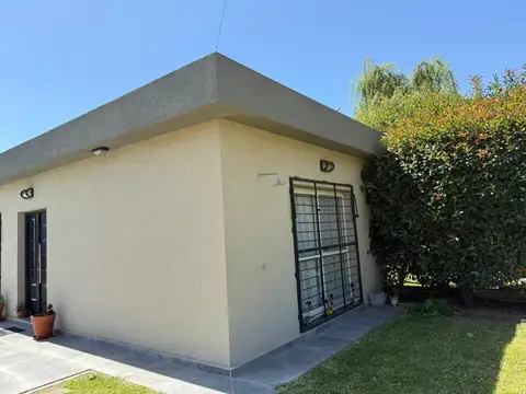 Casa 2 ambientes con 1 baño