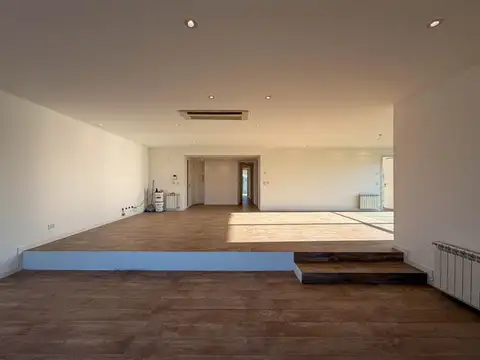 Departamento en Alquiler con 2 cocheras