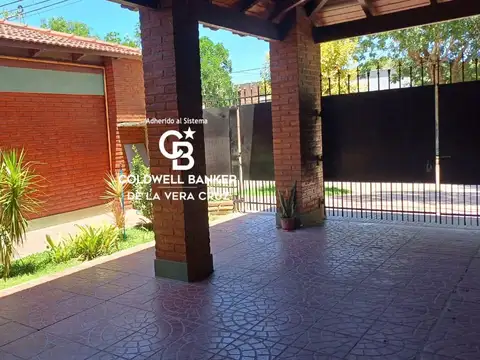 Casa con gran patio en ciudad de Recreo