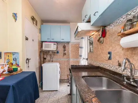 Av. Hipólito Yrigoyen 9100