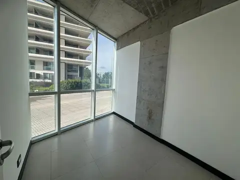 Oficina 9 ambientes con 2 baños