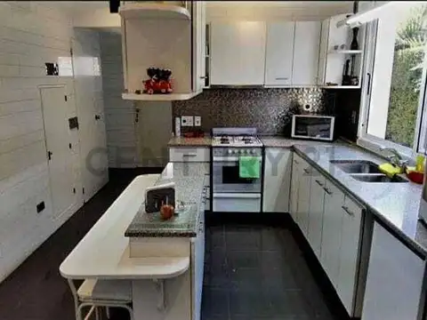 VENTA CASA 5 AMBIENTES - PISCINA PROPIA Y COCHERA - COUNTRY CLUB EL VENADO CANNING