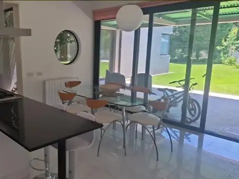 CASA EN ALQUILER - HARAS SANTA MARIA