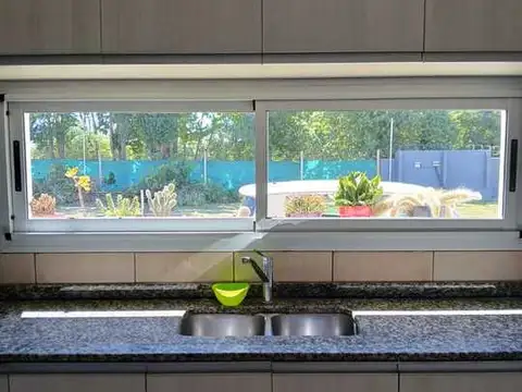 Casa 3 ambientes con 2 baños