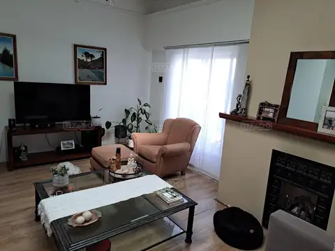 Casa en Alquiler con 1 cochera