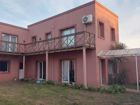 Casa en venta - 2 Dormitorios 4 Baños - 530Mts2 - Necochea