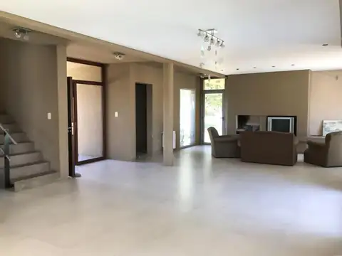 Casa en Venta en Country El Paraíso, USD 200.000