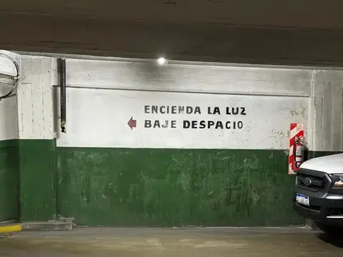 Venta cochera en Tribunales. San Nicolás