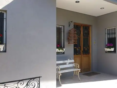 Casa en Alquiler Temporal con 1 cochera