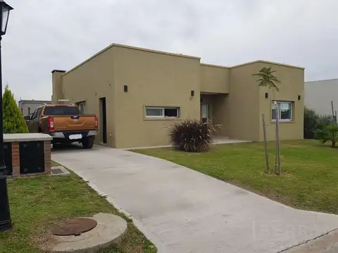 Casa con 3 dormitorios en venta, Pileta, Barrio San Ramon, Pilar del Este