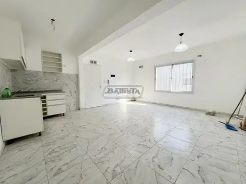 Departamento en Alquiler en Villa Luzuriaga, $ 700.000