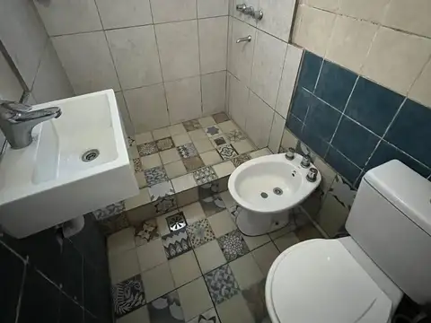 Casa 2 ambientes con 1 baño