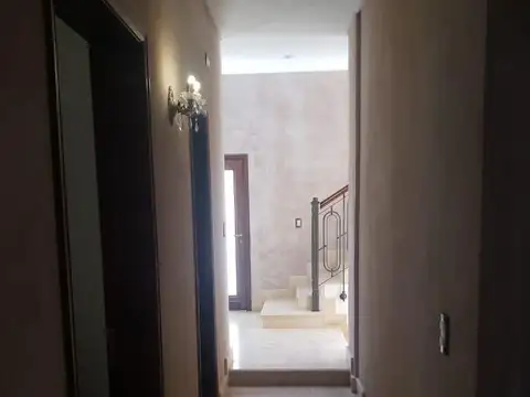 Casa 4 ambientes con 4 baños