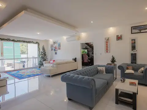 Calle 4 - Barrio Los Acantilados