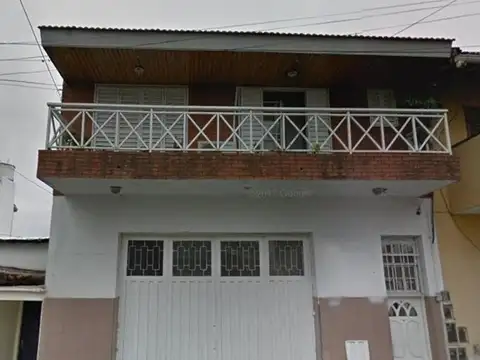 Departamento desarrollado en primer piso