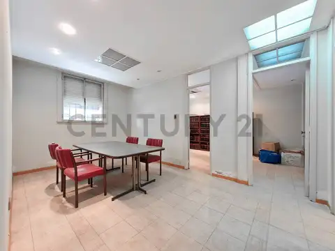 Oficina en Venta en la Plata al frente