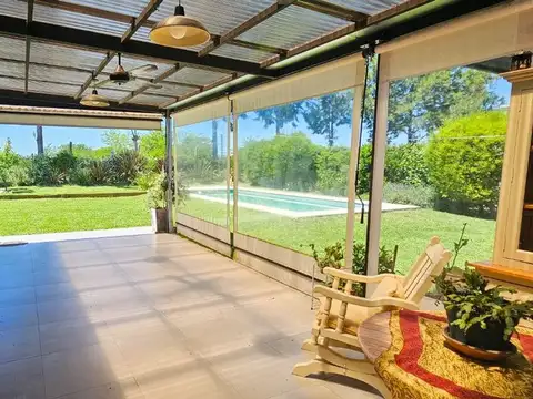 Casa 4 ambientes con 2 baños