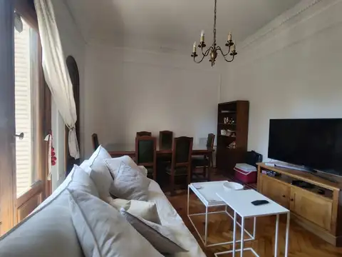 Oficina 5 ambientes con 2 baños