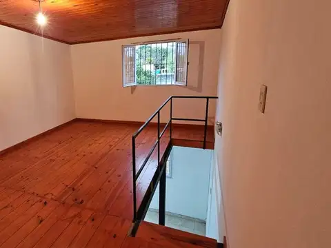 Casa 2 ambientes con 1 baño