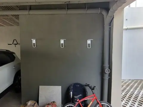 Cochera cubierta en Las Heras 5900 (A estrenar)