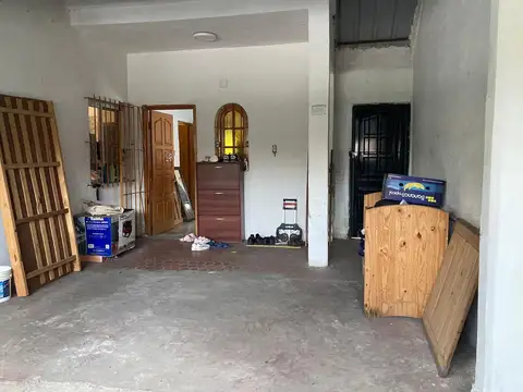 Casa 3 ambientes con 1 baño