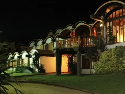 Hotel en Venta 50 años