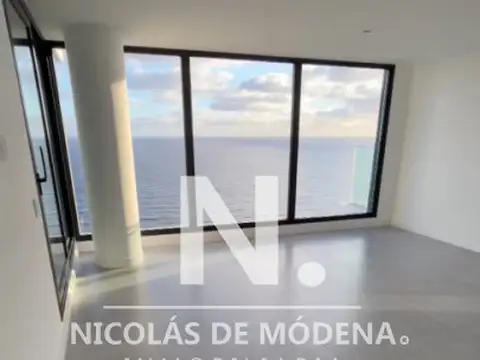 Venetian de 3 dormitorios en suite, en venta con vista al mar en Punta del Este