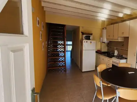 318 - MENSAJERIAS 100, Piso 2