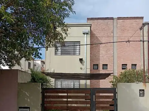 Depto Tipo Casa en Alquiler de 3 ambientes