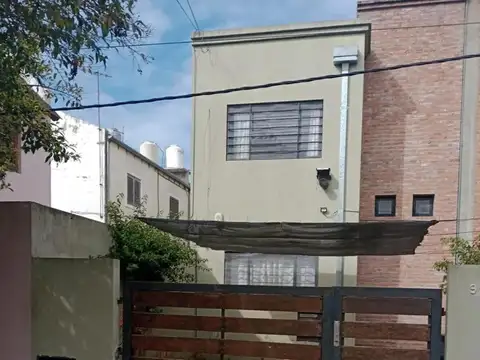 Depto Tipo Casa en Alquiler de 2 dormitorios