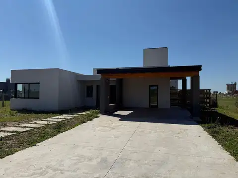 CASA EN VENTA EN PERGAMINO EN BARRIO PRIVADO