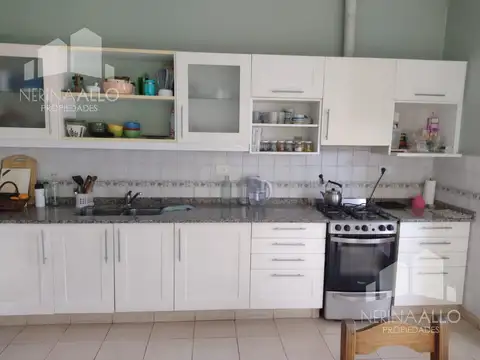 Casa 7 ambientes con 3 baños