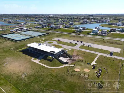 Lote central de 801 metros en Villalobos - Pueblos del Plata. Posesion inmediata. Hudson