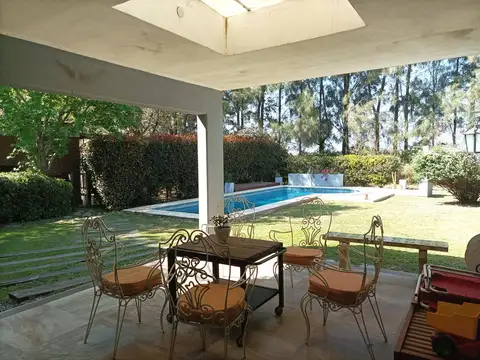 Casa en Venta con 1 cochera