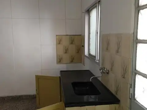 B OF 10- CASA  SOBRE AV. 2 AMBIENTE AMPLIO