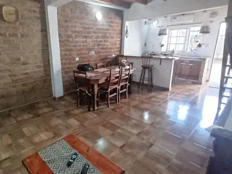 Galpon en Venta en San Nicolas De Los Arroyos, USD 200.000