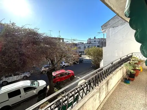 VENTA PH DEVOTO, piso 1,4 amb 2 plantas + terraza