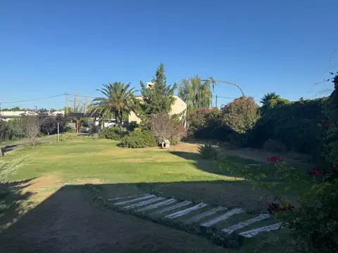 Casa 6 ambientes con 4 baños