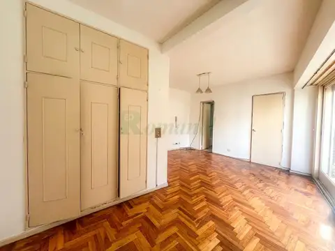 Departamento en Alquiler en Parque Centenario, $ 550.000